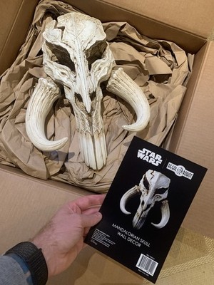 Mandalorian Skull - Mythosaur Wall Decor / Regal Robot / Sideshow Life-Size NEU