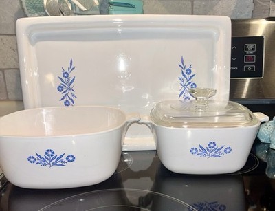 VINTAGE Corning Ware 4 Piece Set In RARE  Cornflower Blue 