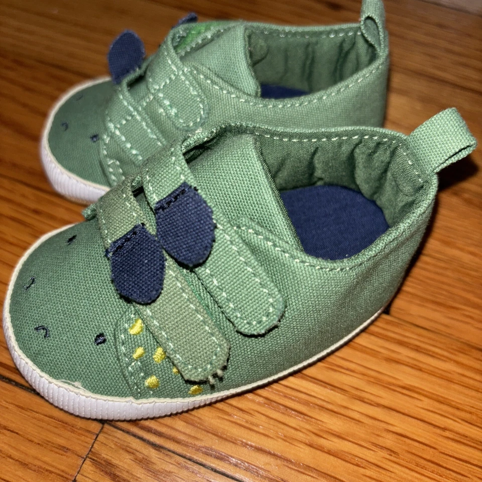 Newborn Baby Boy shoes  Size 0-3 Month Child Of Mine By Carters Green - Image 2 of 3