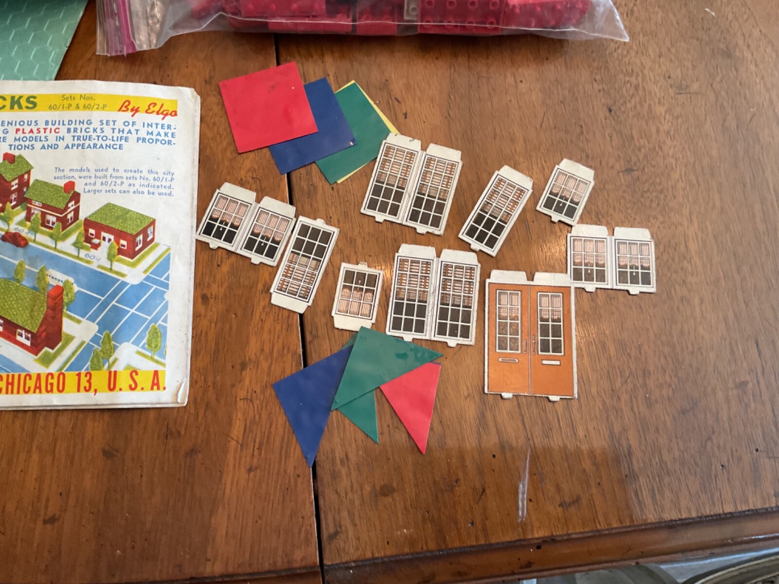 VINTAGE AMERICAN PLASTIC BRICKS (174) BY "ELGO" & INSTRUCTIONS Falak