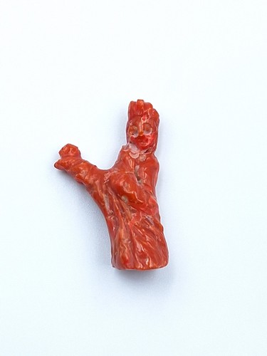 ANTICO CIONDOLO STATUETTA DI CORALLO ROSSO SANGUE DI SARDEGNA CORALLO SALMONE