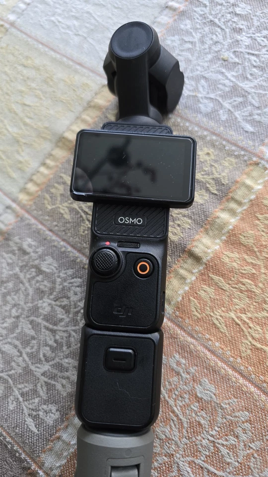 DJI Osmo Pocket 3 4K Gimbal-Kamera,  sehr guter Zustand, mit Zubehörpaket  - Bild 1 von 4
