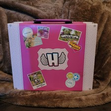 Hatchimals Colleggtibles Playset with 30 Figures and Carrying Case