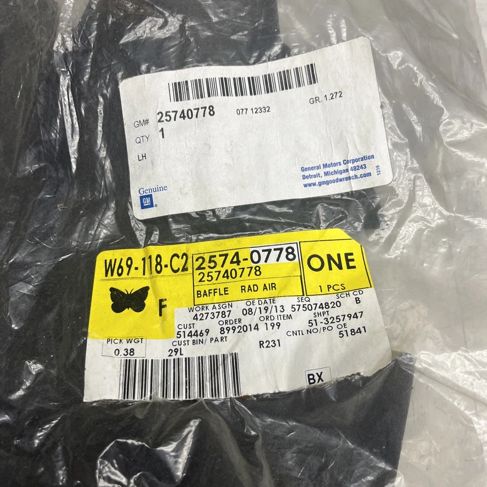 GM OEM NOS 25740778 Left Radiator Air Side Baffle 2003-2007 Cadillac CTS 3.2L V6 - Image 3 of 4