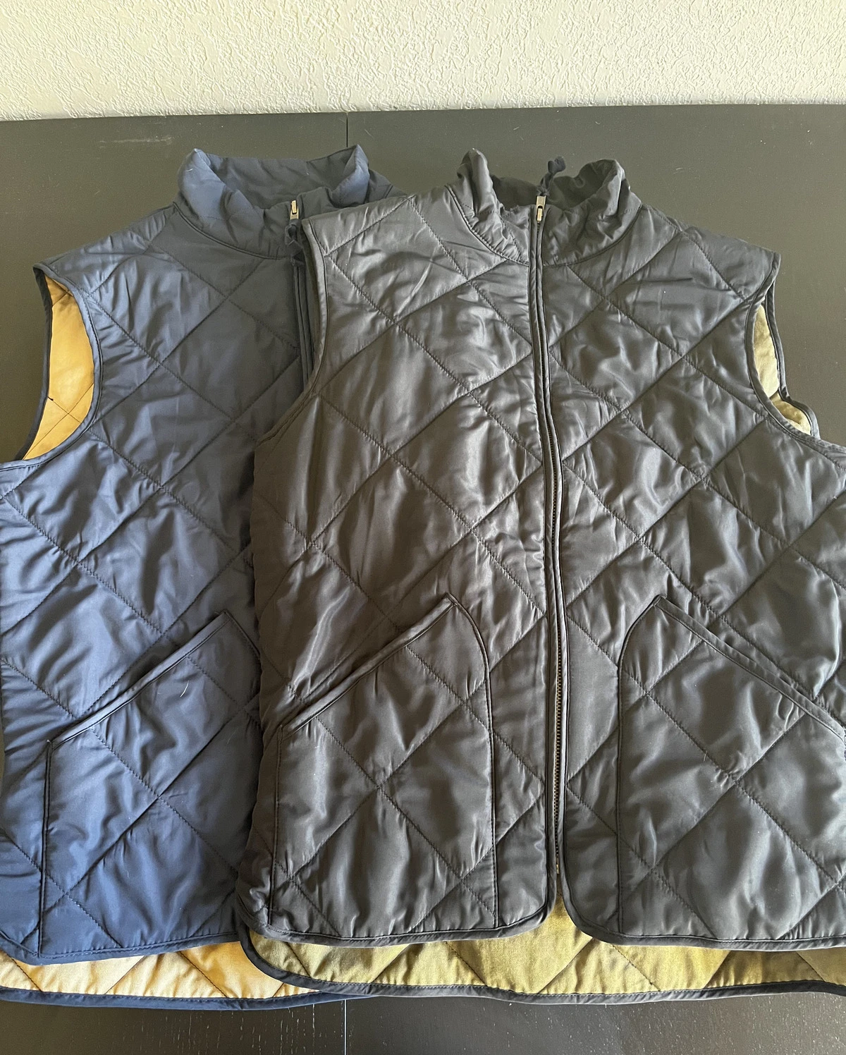 Blue J Crew Vest Men Small Quilted Outdoor Pockets Full Zip Authentic Outerwear