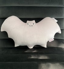 New Isaac Mizrahi Halloween Bat Pillow Light Pink