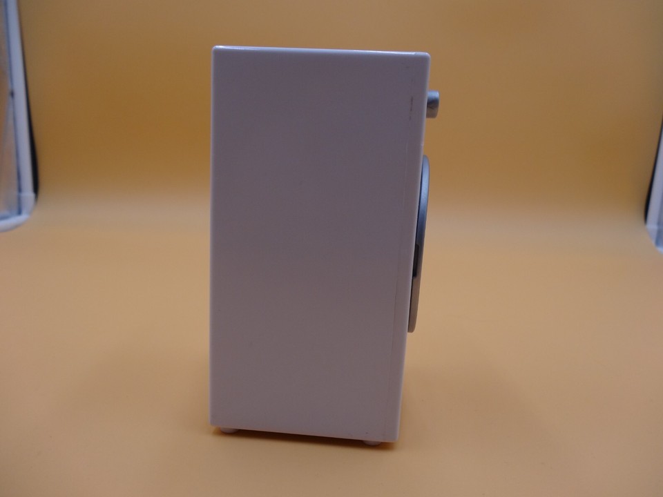 Rainbow High Doll House Washing Machine MGA 2021 Fits 12" Dolls White