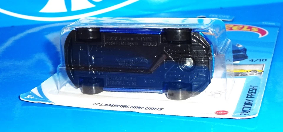 Hot Wheels Factory Board Error 2020 Jaguar F-Type Blue on '17 URUS Blue Board Foto 4 de 4