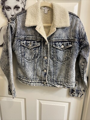 Forever 21 Denim Jean Jacket w/ Fleece Inside and Collar Size Small