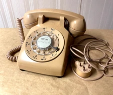 Vintage Bell System Western Electric Beige Color Rotary Dial Desk Phone