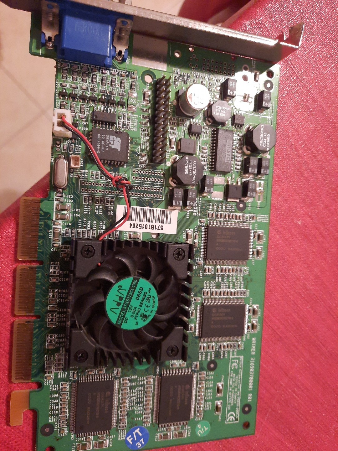 Foto 1 di 3