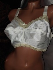 VTG 36DD SATIN SILKY LACY BRA PIN UP POINTY LIFT BURLESQUE 36/38 DD NOS