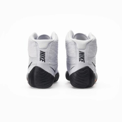 Size 10.5 Nike Tawa SE  display picture 1