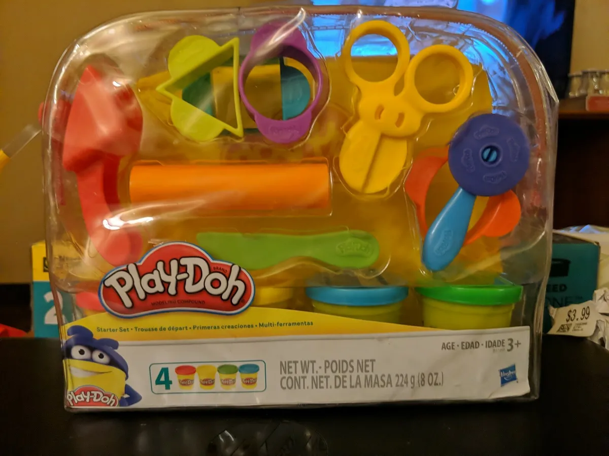 Play-Doh Starter Set 4 Play-Doh Cans & 8 Shaping Accessories 3Yrs