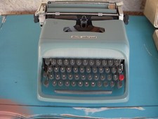 Vintage Underwood Olivetti Studio 44 Blue Green Typewriter with Case and Manual thumbnail