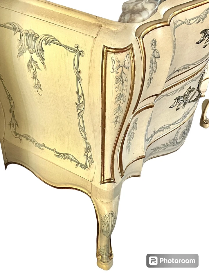 Cómoda provenzal francesa de mármol John Widdicom Wm. Muebles Berkley Foto 4 de 4