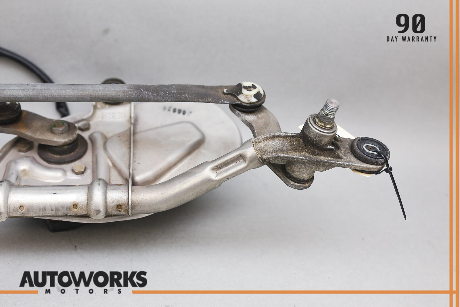 03-13 Maserati Quattroporte M139 Front Windshield Wiper Linkage Arm W/ Motor OEM