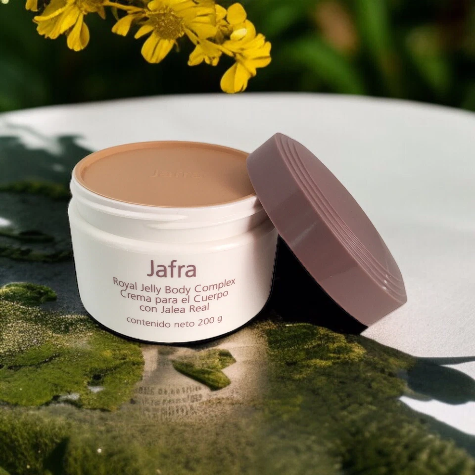 VINTAGE 1984 Jafra Royal Jelly Translucent Matte Powder -Shade: Champagne Beige - Image 3 of 4
