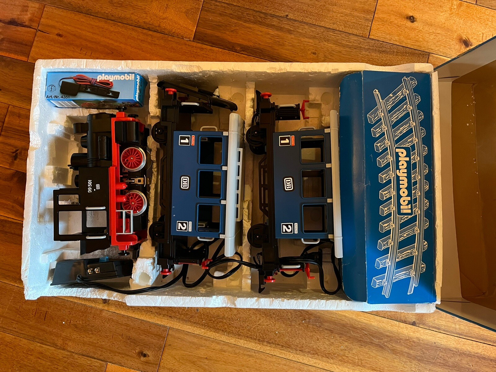 Playmobil 1980 Geobra Set 4000 Train w 2 Blue Cars w Box Ultra Rare