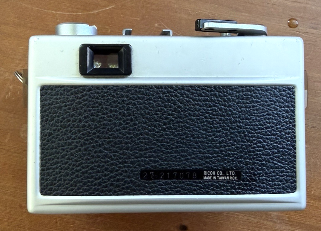 Vintage Ricoh 500 G 35mm Rangefinder Camera Rikenon 40mm f2.8 Lens