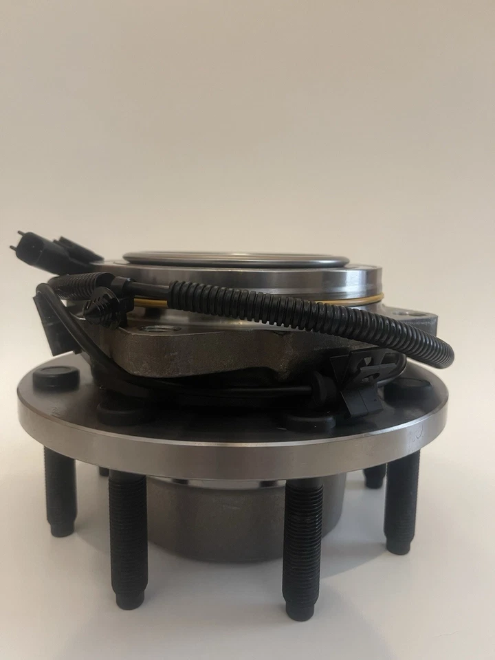 Conjunto de cojinete de rueda y buje para una camioneta Ford F-350 Super Duty Lariat 2015 4x4 Foto 2 de 4