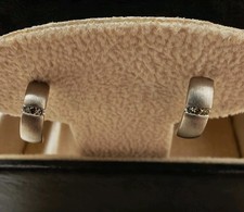 Halbcreolen Weißgold im Lederkasten