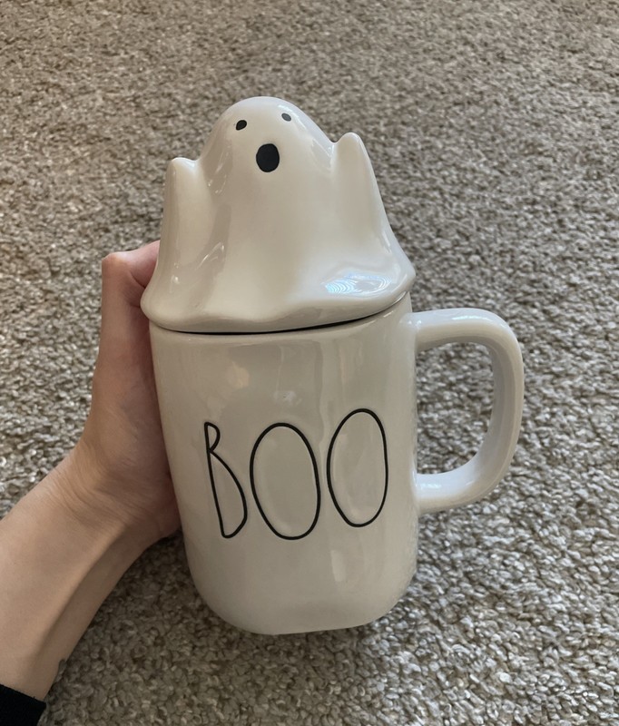 Rae Dunn Artisan Collection by Magenta "Boo" Halloween mug w/ghost topper lid VG