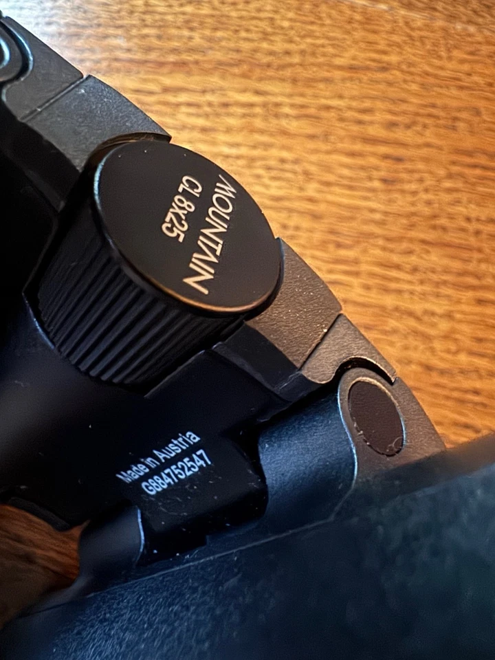 *SWAROVSKI OPTIK CL POCKET MOUNTAIN 8x25 BINOCULARS * w/ FIELD BAG * EXCELLENT * - Image 3 of 3