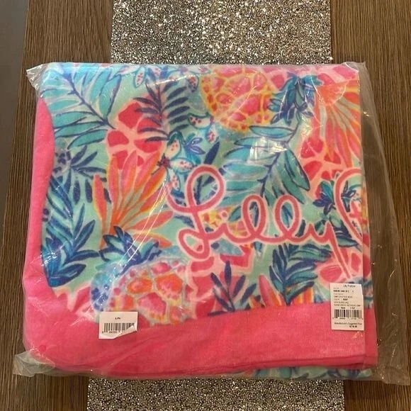 Lilly Pulitzer Shell Beach Towel Large 60" x 60" NEW - Image 3 of 4