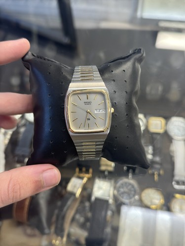 Vintage SEIKO QUARTZ - Textured Dial