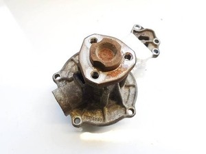 Volkswagen Passat 2000 Water pump 0699112, Genuine #2504795-12