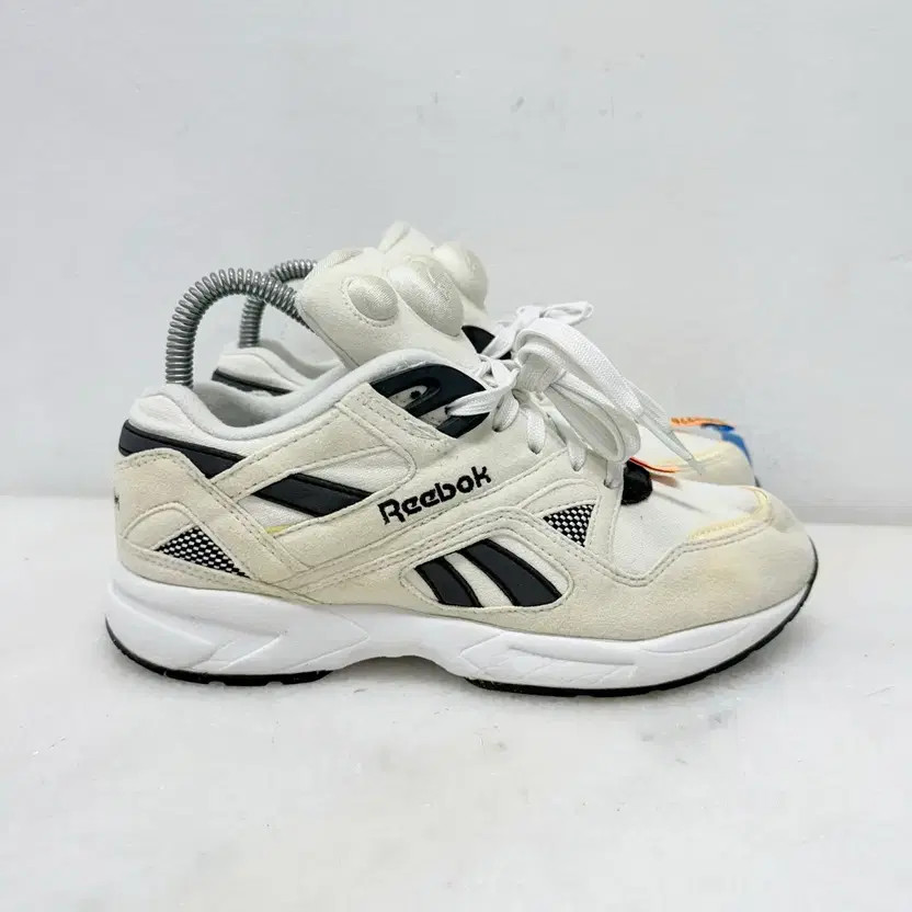 Reebok Pump Graphlite Sneakers, Women's, Size 240 thumbnail 4