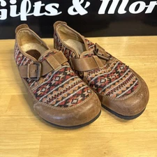Sofft Womens slip on Buckle loafers Brown Leather with Multi colored wool sz 9