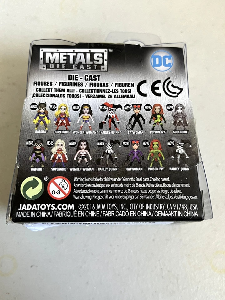 Figura Harley Quinn Gold Variante Walmart Metals Die Cast DC Comics 2.5" Figura Foto 2 de 2