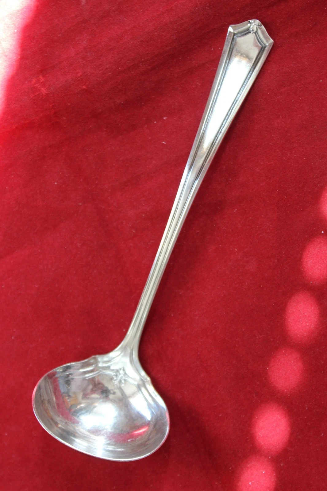 1881 Rogers (Oneida) 5 3/4" Salem Solid Piece Cream Ladle (1920) A1
