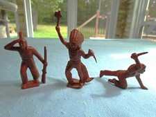 VINTAGE MARX 1950'S 2.5" BROWN INDIAN FIGURES WITH RIFLE, SCOUTING  ATTACKING