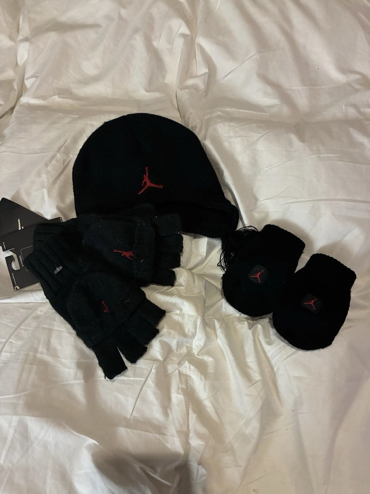 Jordan Toddler/infant Beanie And 2 Gloves