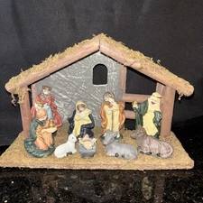 VTG Nativity Scene Christmas Display Wooden Manger Stable Porcelain Figurines.