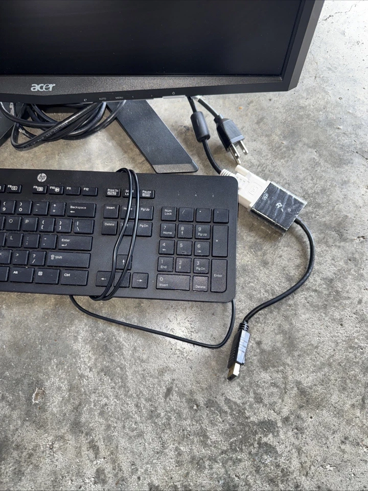 Acer LCD Monitor with Keyboard Ac Adapter Cable and Power Cord - Image 3 of 4