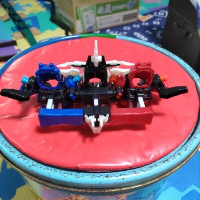 CROSS FIGHT B-DAMAN EX CB-82 TRIPLE=GILLUSION TAKARA TOMY Plastic