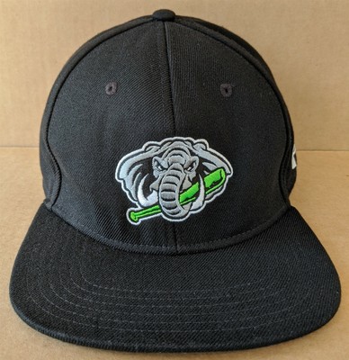 black fitted under armour hat