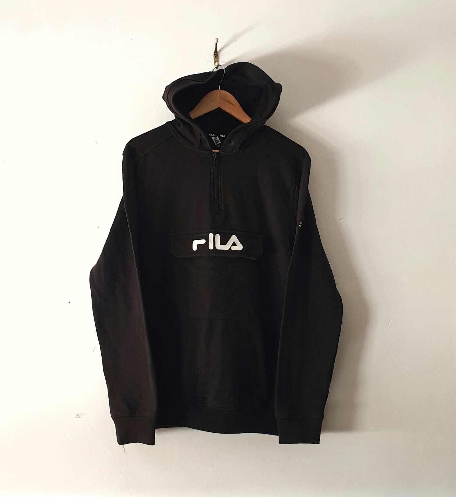 Fila mens Size medium Long sleeve black Hoodie with Pockets hooded 1 3 zip