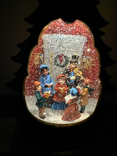 12” Christmas Carolers Swirling Tree Lighted Water Globe Valerie Parr Hill - Picture 4 of 18