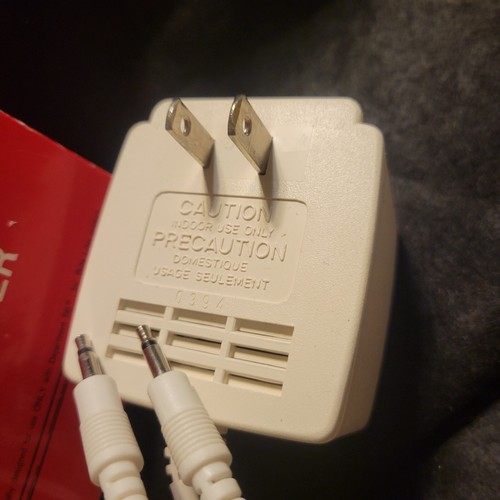 Brite Lites Adapter #52256 Dual Jacks 3VDC Department 56 UD-0612B 120V-AC used - Picture 3 of 4