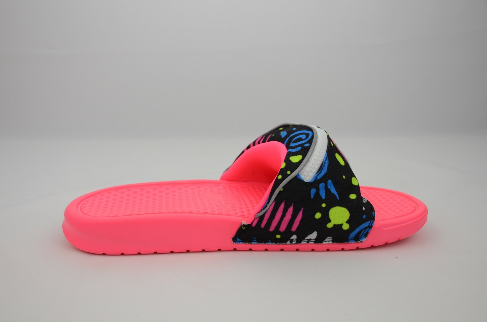 nike flip flops with pocket