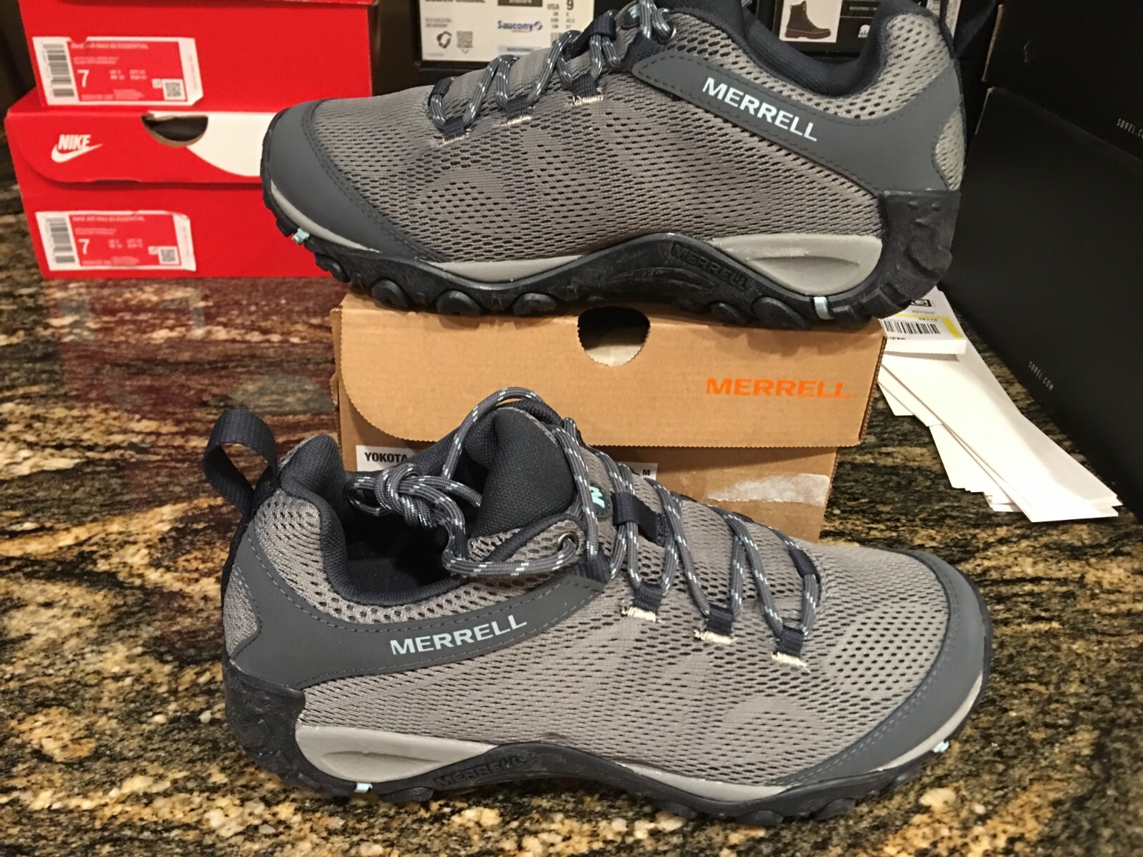 NUOVE scarpe da trail running da donna Merrell Yokota 2 in rete taglia 9