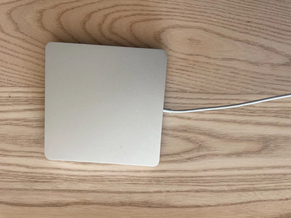 Apple USB SuperDrive Laufwerk Modell A1379  silber externes Laufwerk