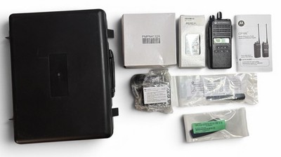 New OEM CP185 UHF AAH03RDF8AA7AN Motorola 435-480 MHz Radio 4W 16CH