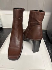 NEW VINTAGE BARRATTS BROWN LEATHER HIGH HEEL ANKLE BOOTS UK7/EU40