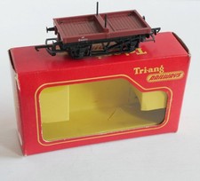 TRIANG  /  RAILWAYS (R17) BOLSTER WAGON / MATCH TRUCK FOR CRANE    (BOXED)